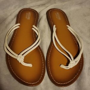 Mossimo flip flops tan white size 7